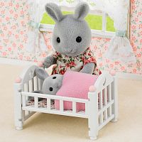 Sylvanian Families Детский игровой набор "Детская кроватка" 5152					